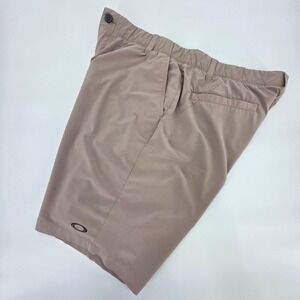 OAKLEY GOLF SHORTS MENS SIZE 40 9" INSEAM TAN BLACK LOGO PERFORMANCE POCKETS